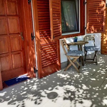 A Lugas - The Pergola Holiday home *