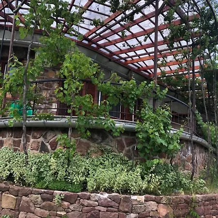 A Lugas - The Pergola Holiday home